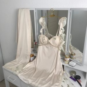 Ensemble nuisette & kimono – Beige raffiné avec dentelle délicate