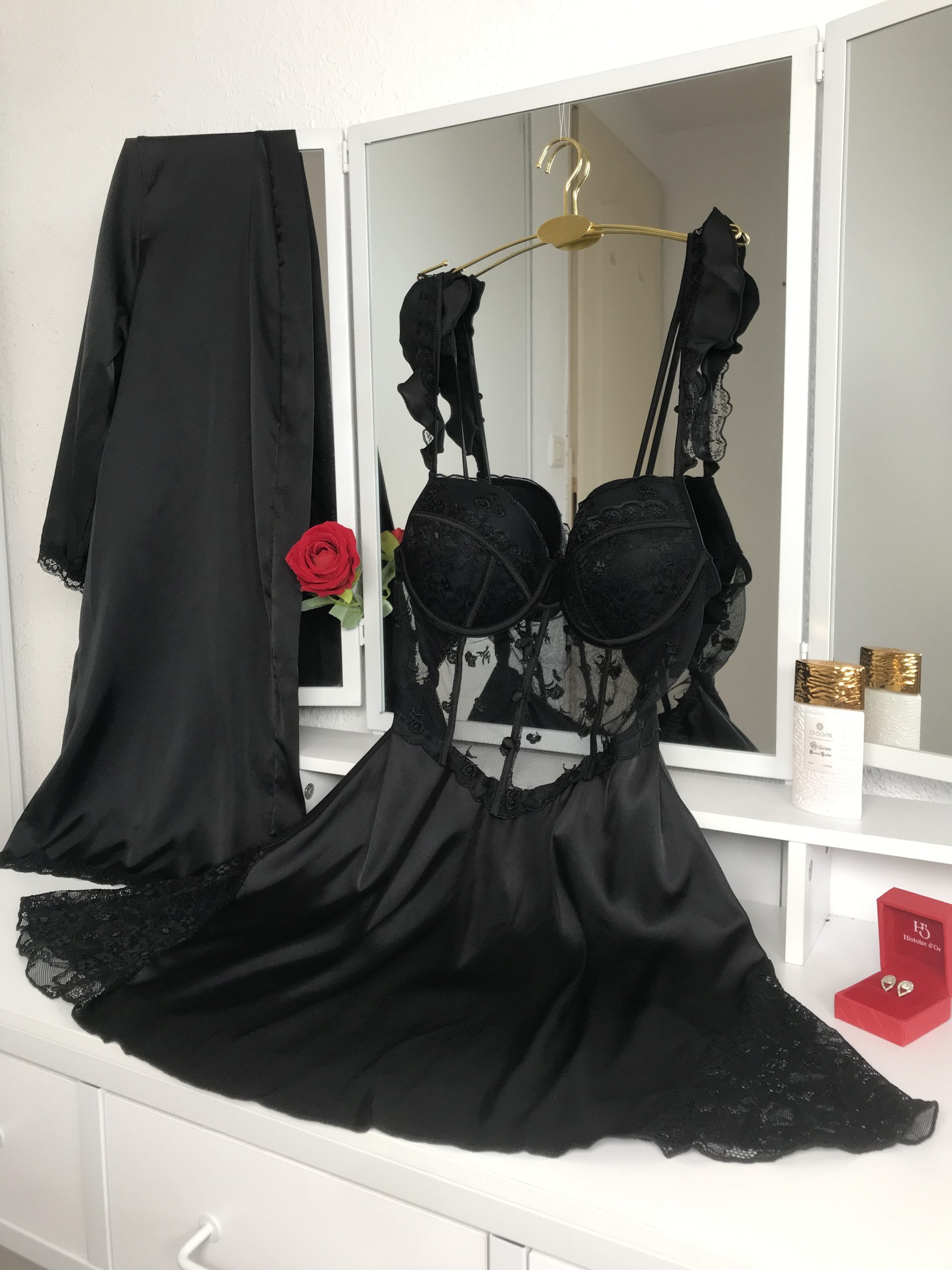 Ensemble Nuisette & Kimono – Noir élégant avec dentelle