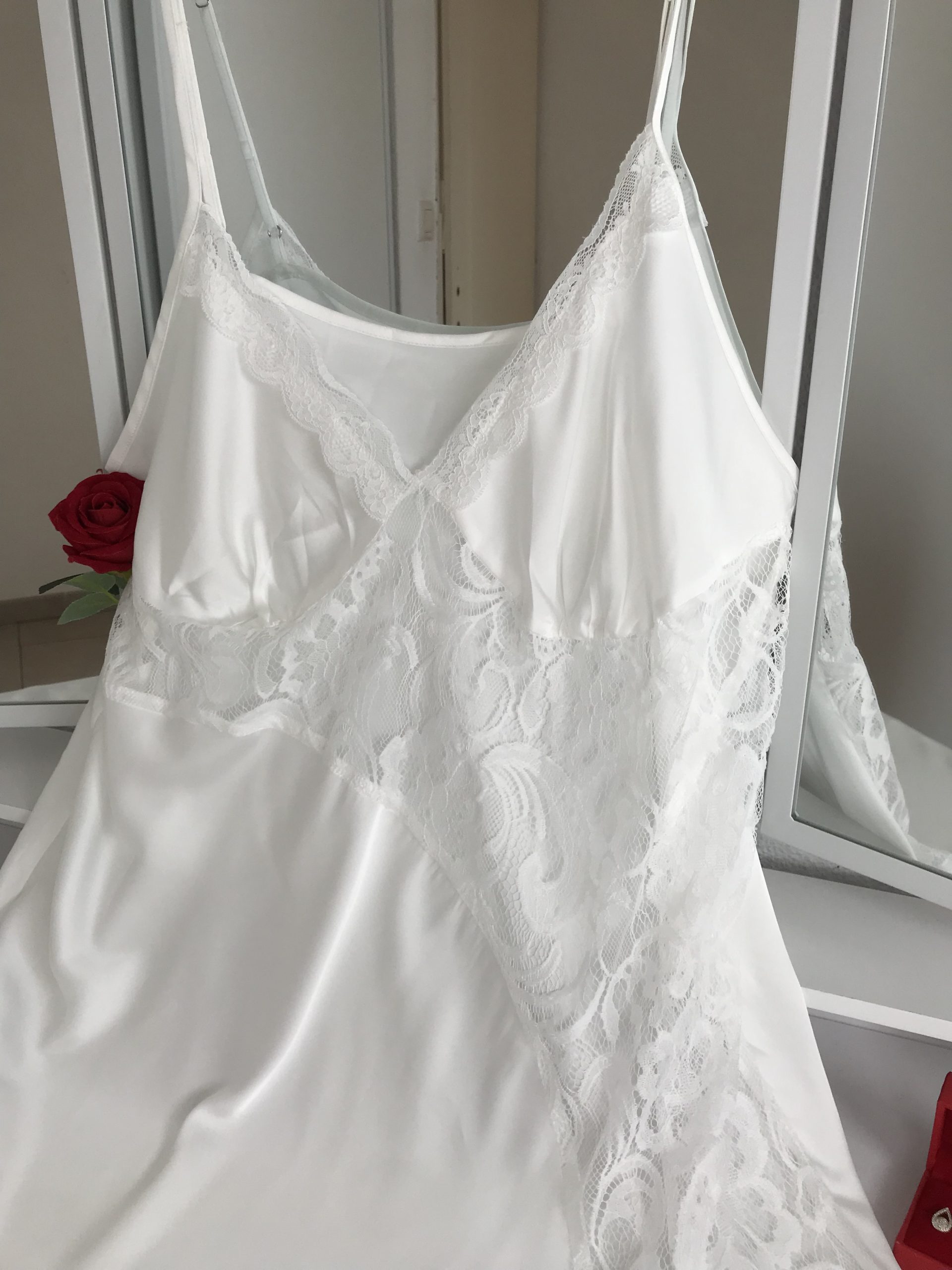 Nuisette Blanche Grande Taille avec Dentelle Transparente (XL au 5XL)